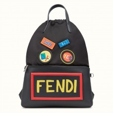 Rucsac Fendi negru cu aplicații și șnur Rucsac Fendi negru cu aplicații și șnur